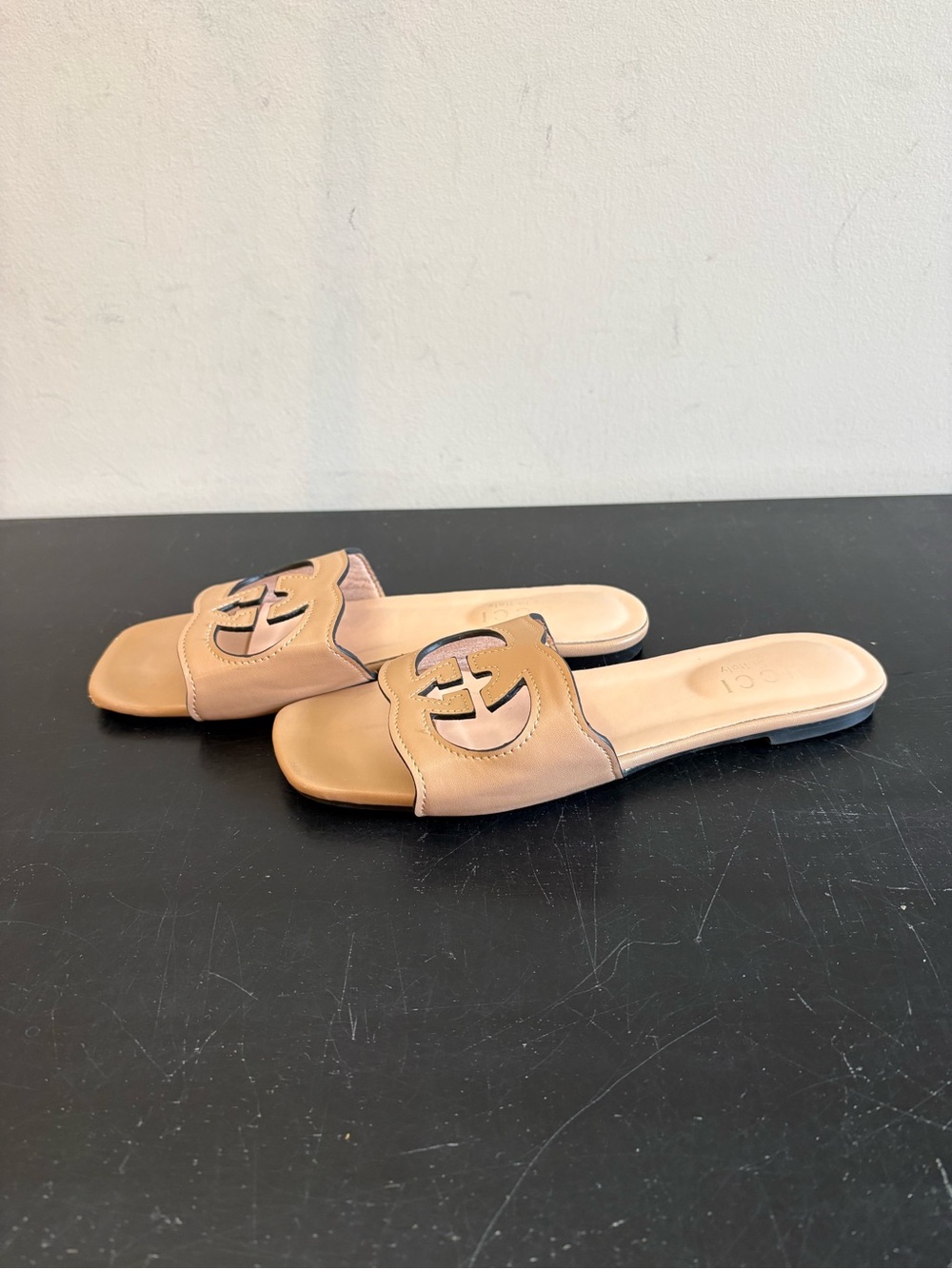 Gucci GG Interlocking Strap Leather Slides Beige